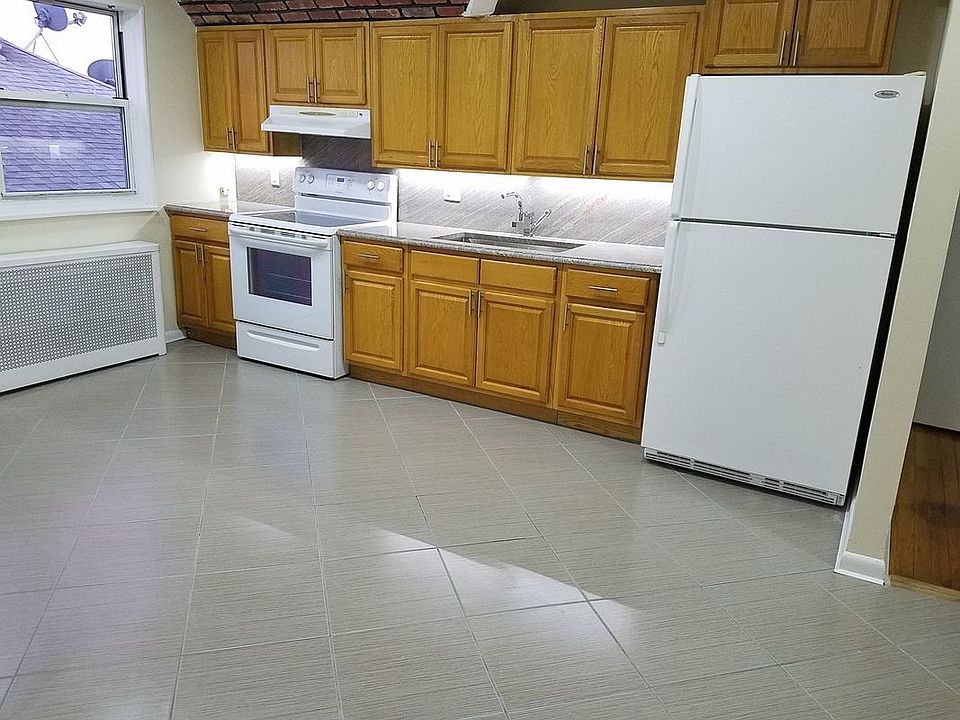 1st image of 2067 48th St