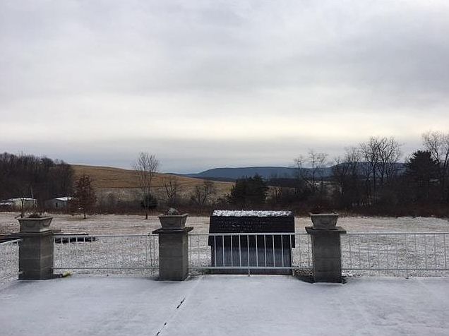 2nd image of 1004 County Line Rd
