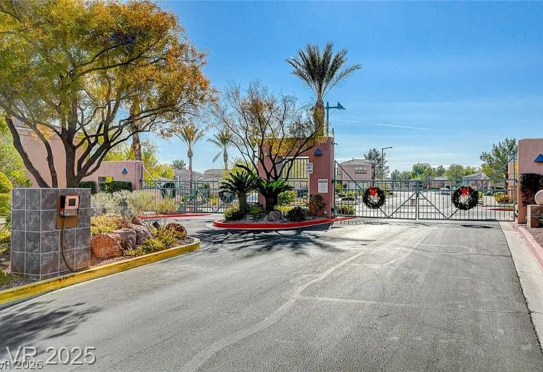 10509 India Hawthorn Ave — Photo 44