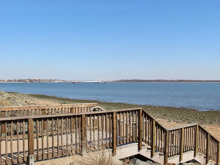 Bayside Cove — Photo 14