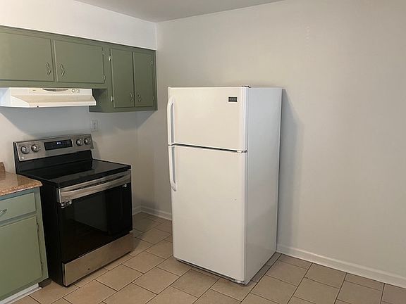 5th image of 7 Garth Dr