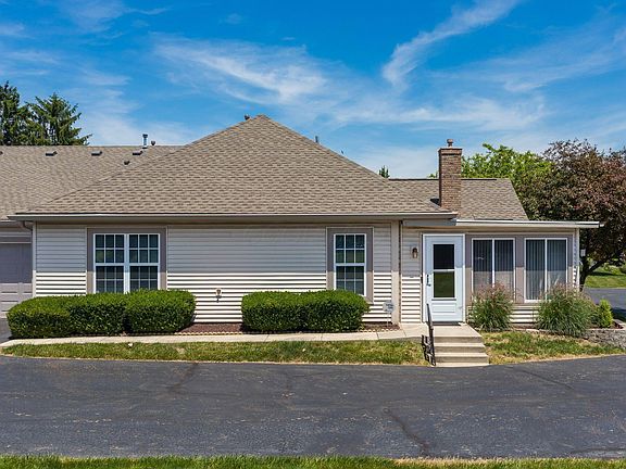 2nd image of 7 Broad Pointe Pl #7