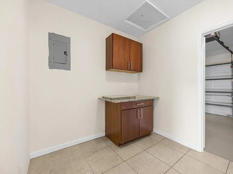 5540 Lakewood Cir S #F — Photo 38