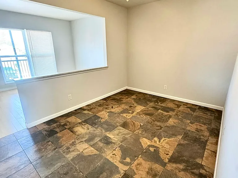 5225 Southwest Ave #206 — Photo 16