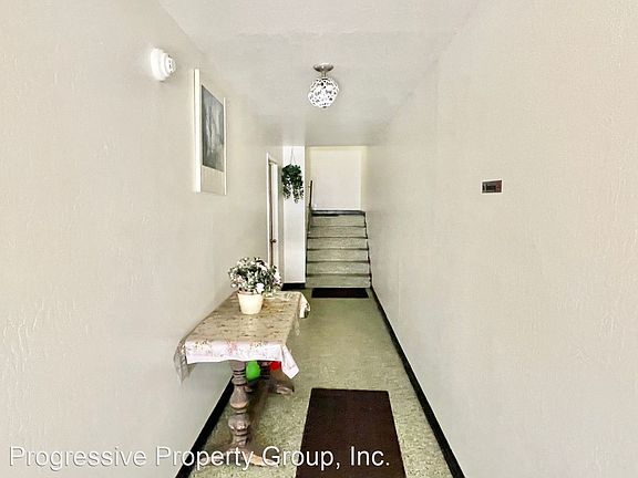 2nd image of 530 Bartlett St APT 1