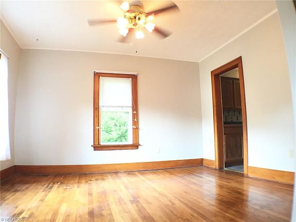 4th image of 3077 Woburn Dr