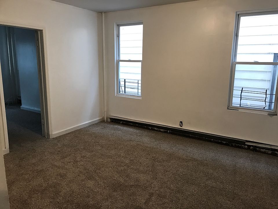 2nd image of 135 Winter Ave #2