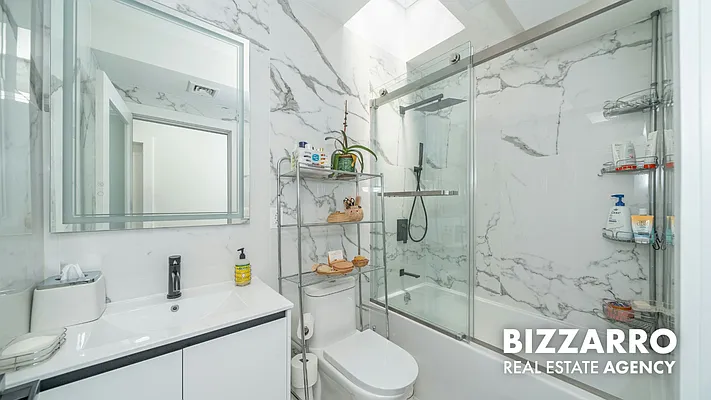 Bathroom, photo 2