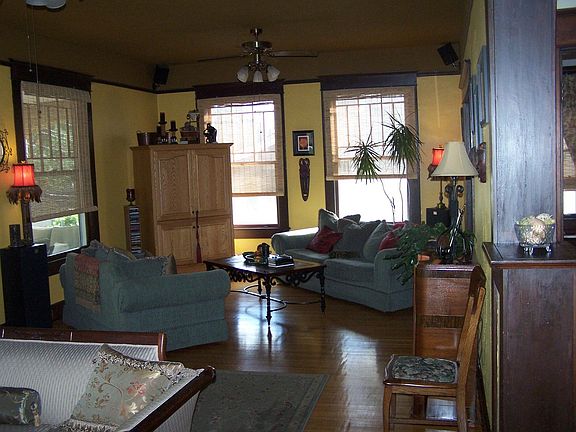 3rd image of 731 Sampson Ave