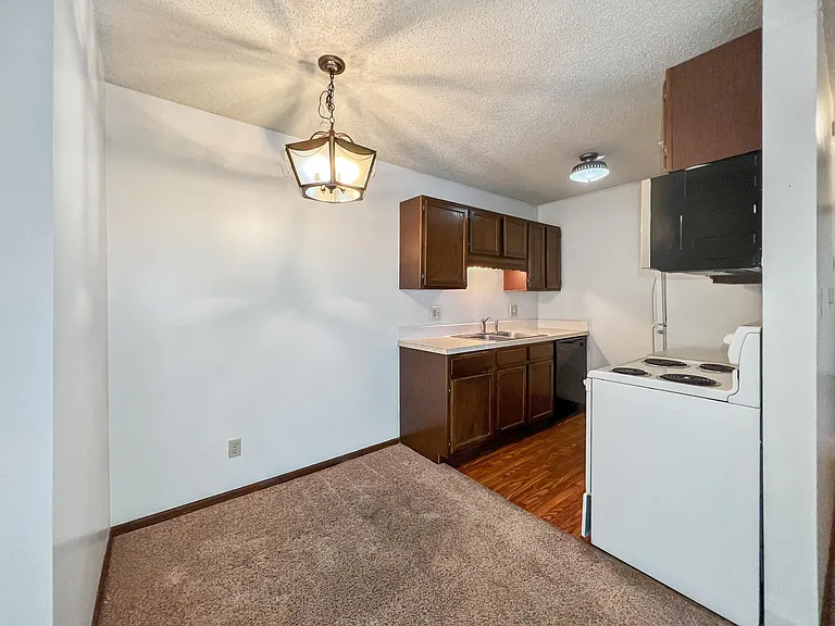 515 S 4th St #36 — Photo 6