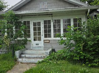 801 Maple St, Zeigler, IL 62999