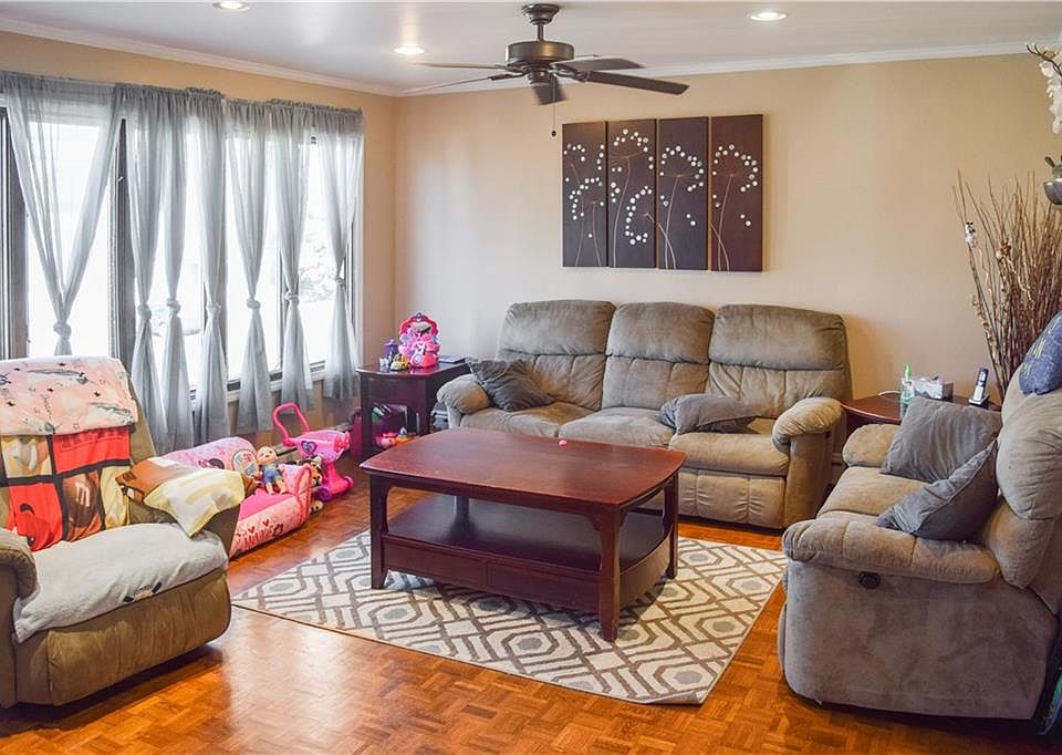 2nd image of 119 Ocean Blvd
