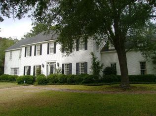 2 Stonesthrow Dr, Laurel, MS 39440