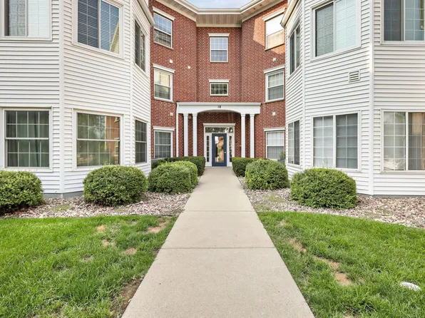 18 Kings Mill Cir Unit 301, Madison, WI 53718