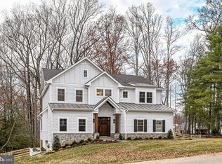 8911 Higdon Dr, Vienna, VA 22182