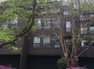 2015 Turtle Pond Dr, Reston, VA 20191