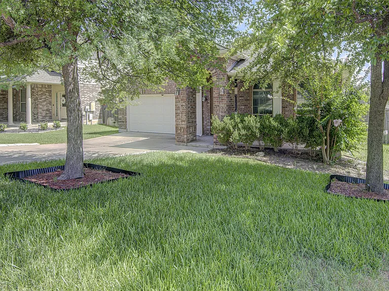 1610 Greenside Dr — Photo 6