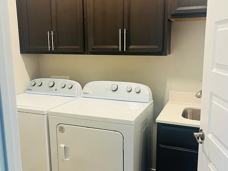 1741 Berwyn Ln — Photo 22