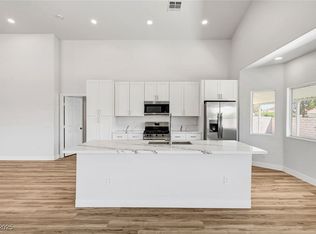689 Hitchen Post Dr, Henderson, NV 89011