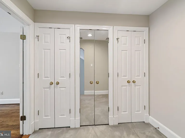 7518 Old Dominion Dr — Photo 32