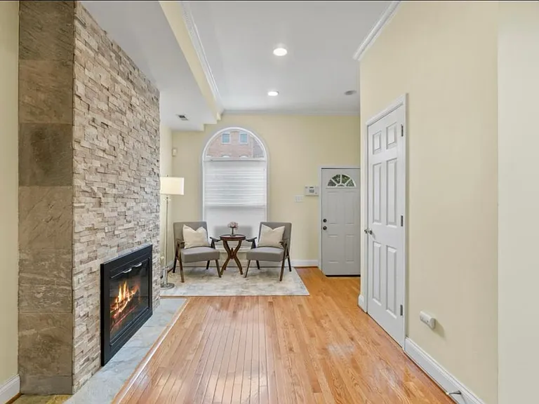 128 W Fort Ave — Photo 2