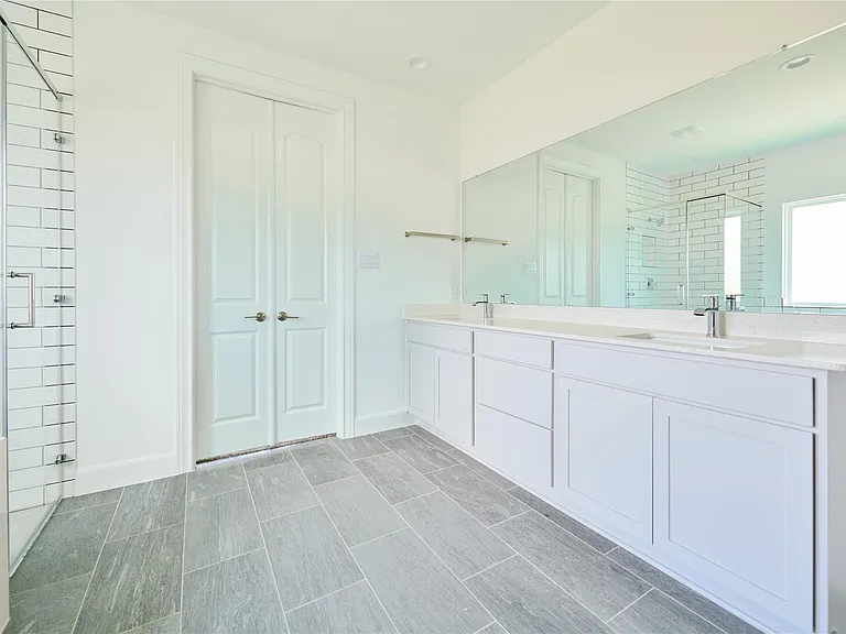 8402 Yellow Fin Ct — Photo 13