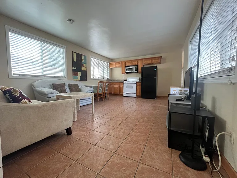 5800 Lindo Paseo #4 — Photo 11