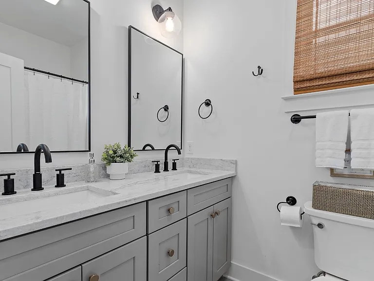 3006 E Crescent Cir — Photo 4