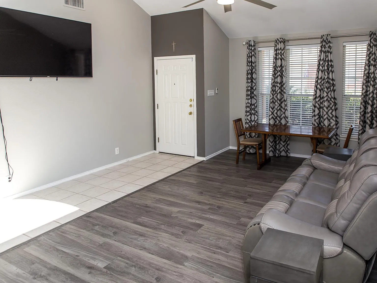 2346 Windmill Way — Photo 4