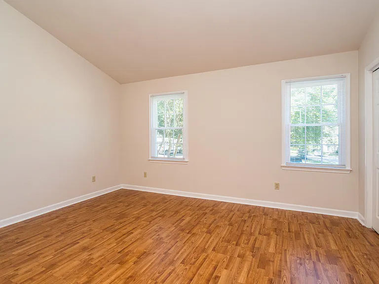330 Silverberry Ct — Photo 17