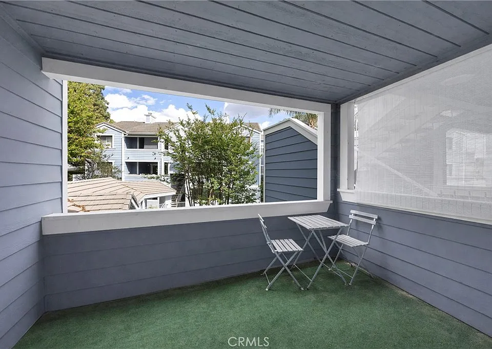 111 S Lakeview Ave