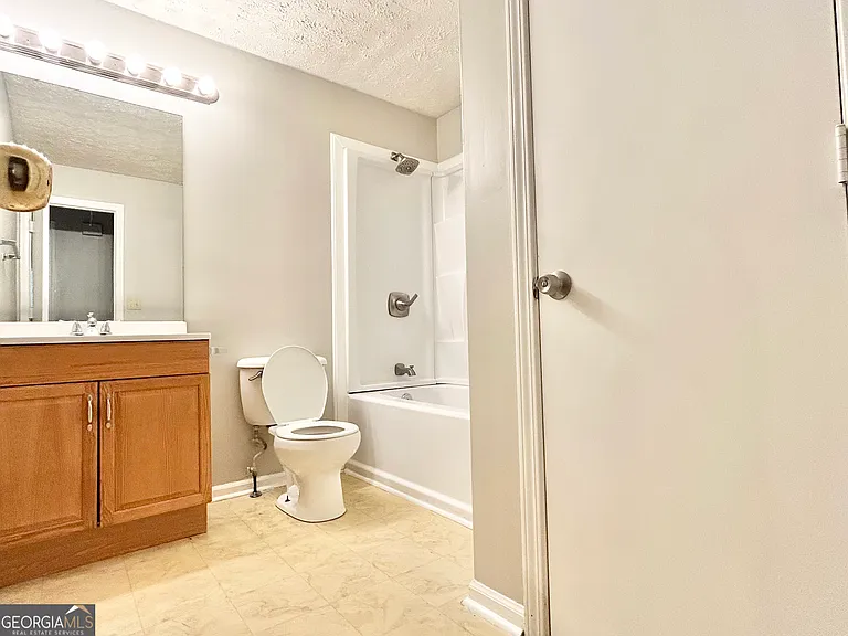 5955 Sutton Pl — Photo 7
