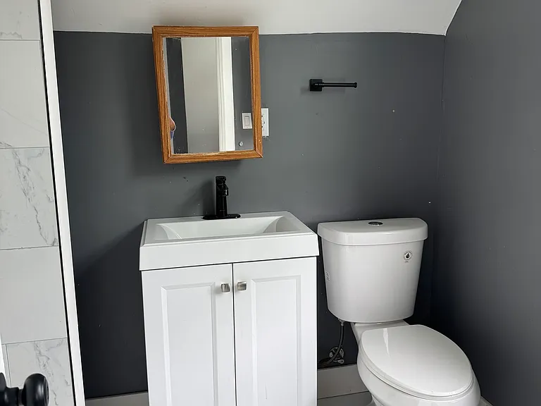 124 1st Ave — Photo 9