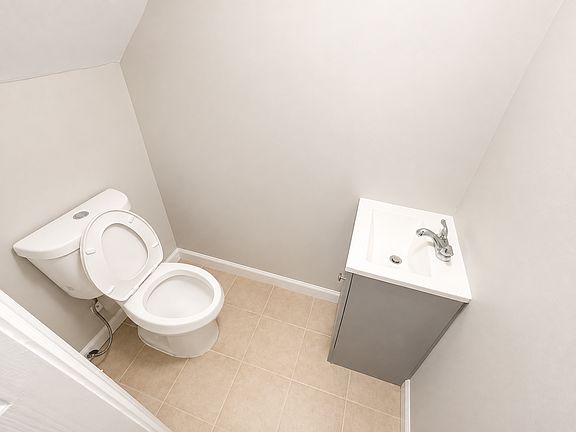 4th image of 320 S 19th St APT 1