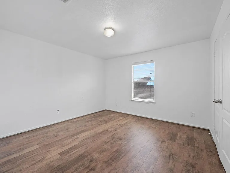 4614 Oak St — Photo 21