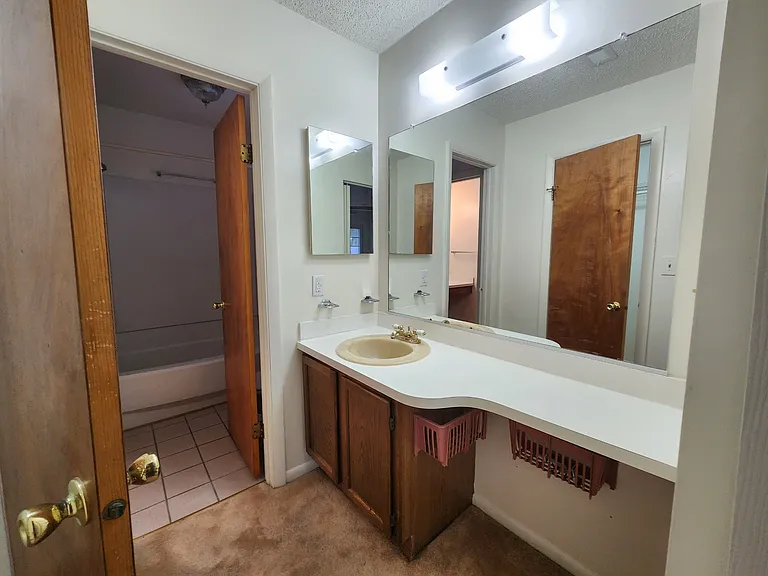 4080 Sherman Oaks Ave — Photo 25