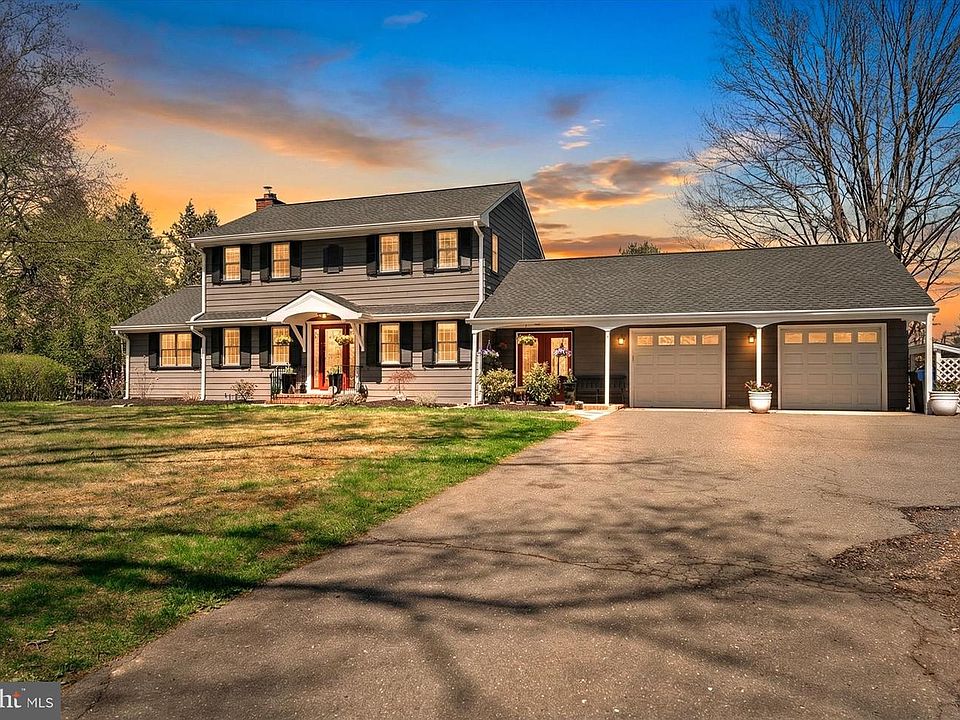 1st image of 18 Cranbury Neck Rd