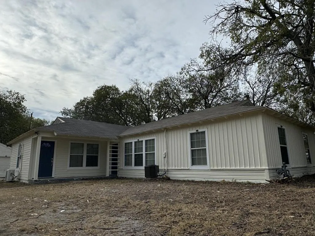 724 Carrie Ave — Photo 1
