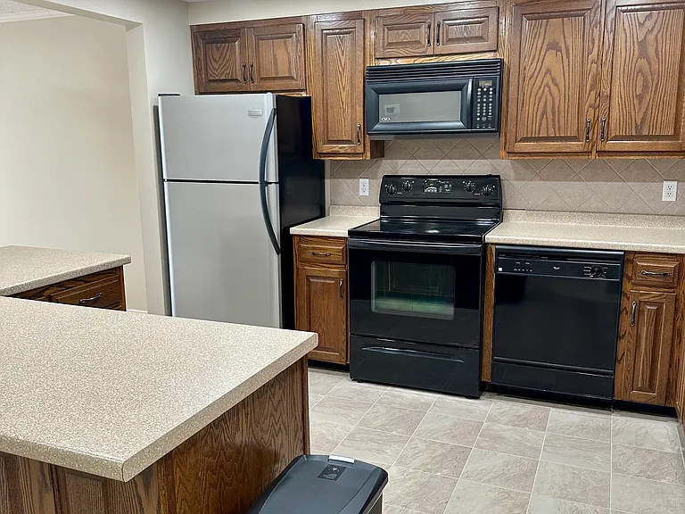 4336 Lakeshore Ln #304 — Photo 6