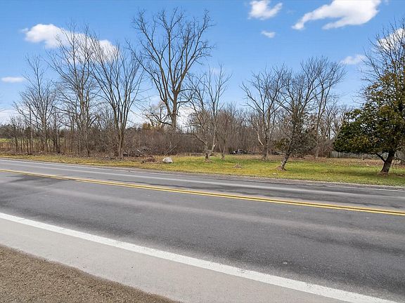 4th image of 680 N Territorial Rd W