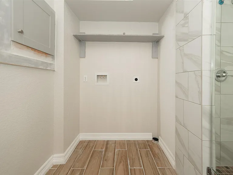 9305 Kentshire Dr — Photo 22