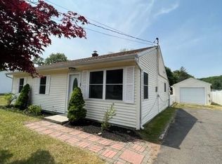 93 Hellstrom Rd, East Haven, CT 06512