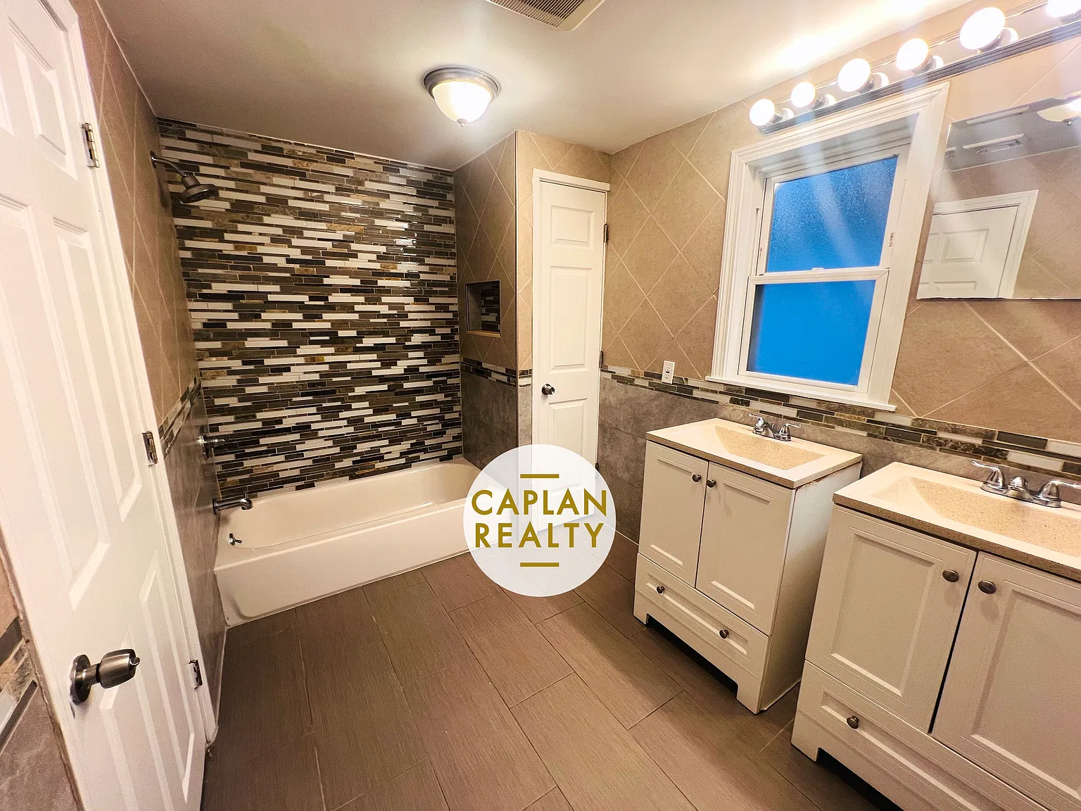 3 bed, $1,950 — Photo 3
