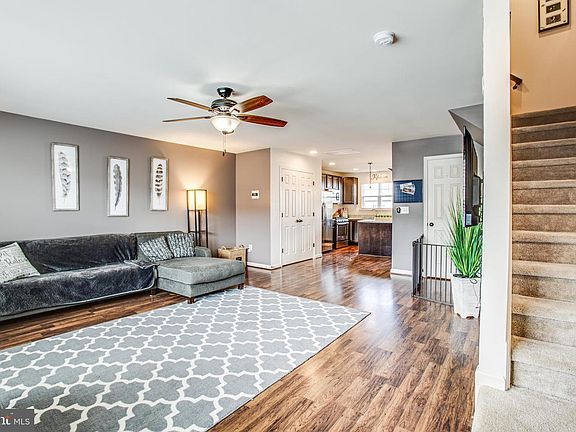 4th image of 2343 Drake Ln