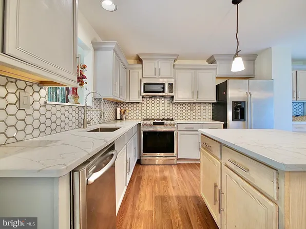 102 Judy Way, Aston, PA 19014