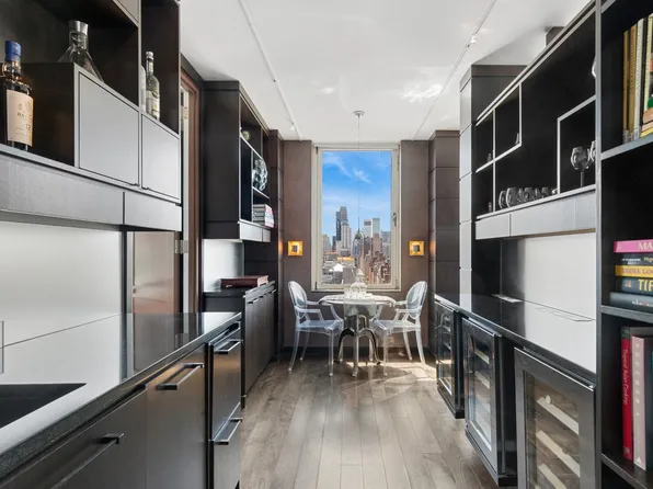 201 East 80th Street image 6 of 16