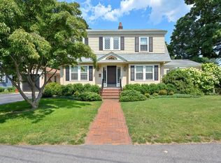 318 Nehoiden St, Needham, MA 02492