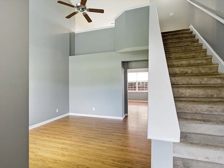 103 Briar Hollow Dr — Photo 6