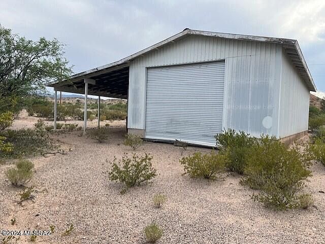 1st image of 410 S Prickly Pear Ave