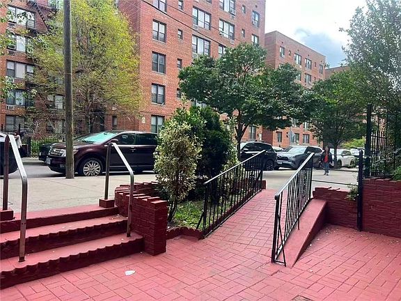 4th image of 8345 Vietor Ave Unit 7X